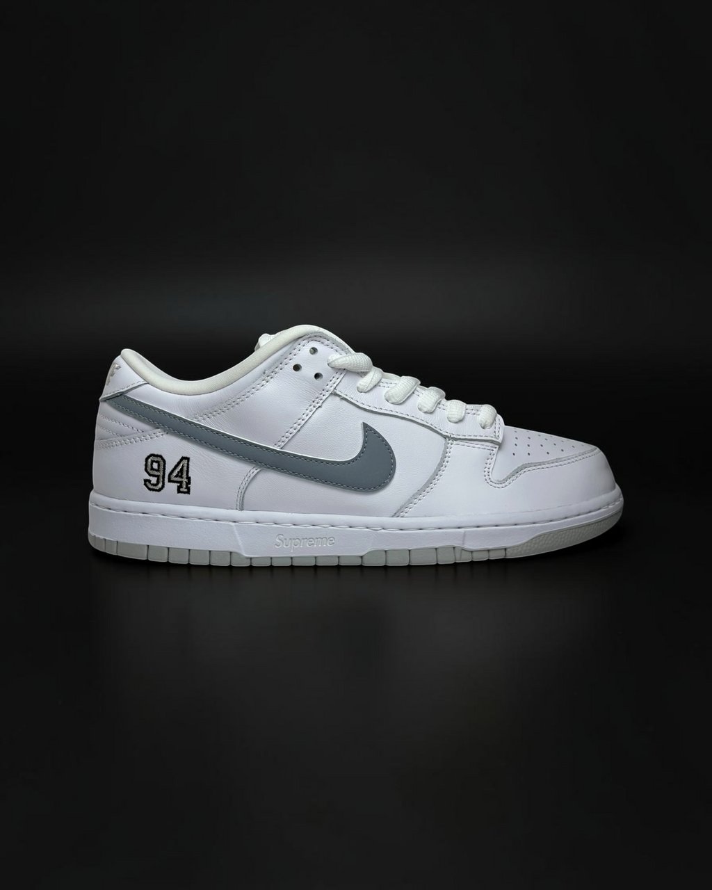 Nike SB Dunk Low Supreme