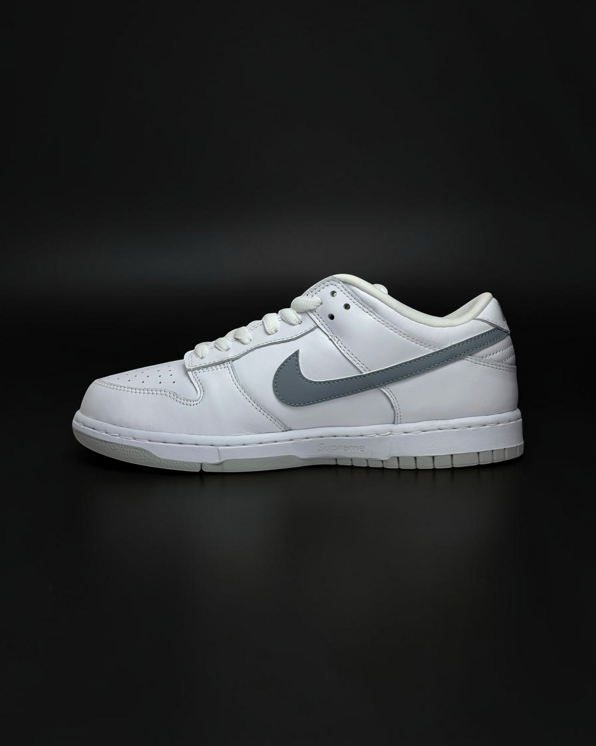 Nike SB Dunk Low Supreme