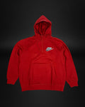 Sudadera Saint Krew roja con capucha, media cremallera, bolsillo canguro y logotipo Nike bordado en el pecho.