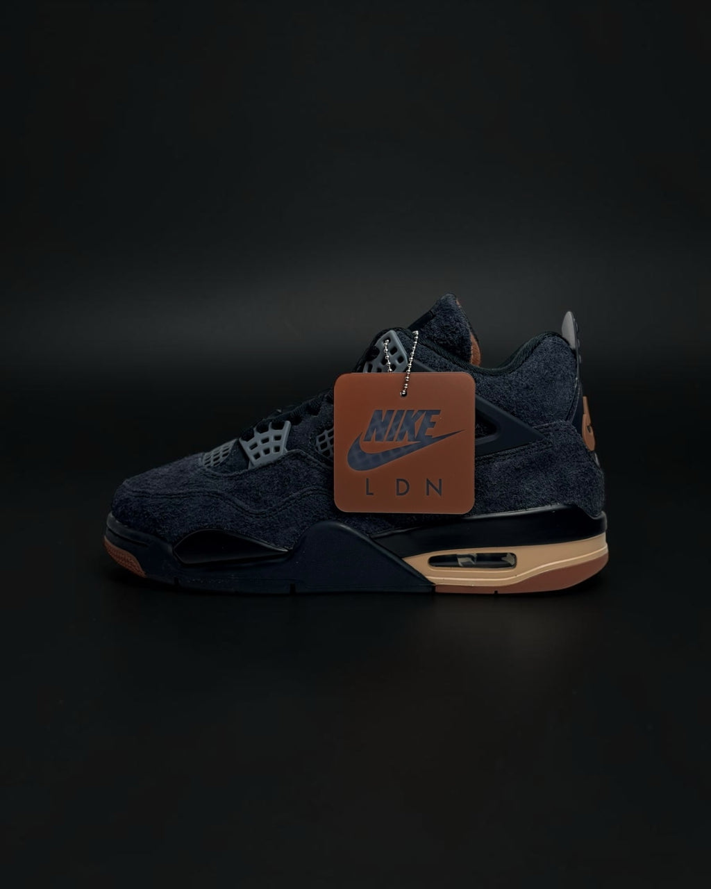 Zapatillas Saint Krew Nike de corte alto en ante azul marino con detalles en tonos tierra y etiqueta colgante Nike LDN